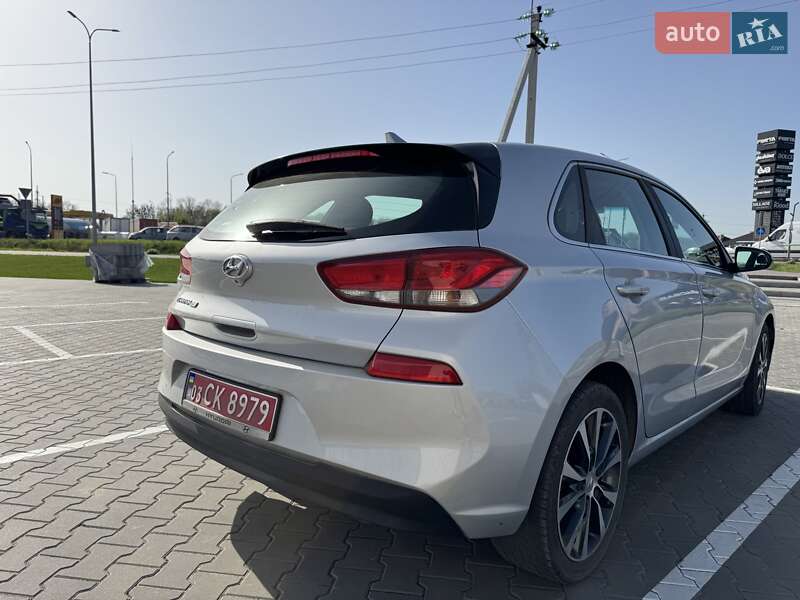 Хэтчбек Hyundai Elantra 2018 в Луцке