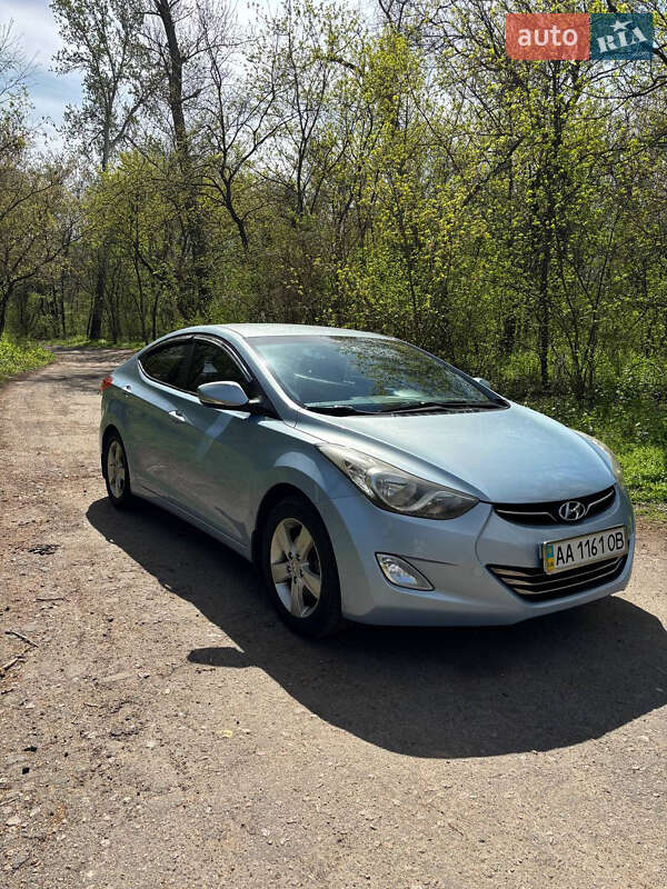Седан Hyundai Elantra 2013 в Киеве