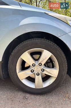 Седан Hyundai Elantra 2013 в 