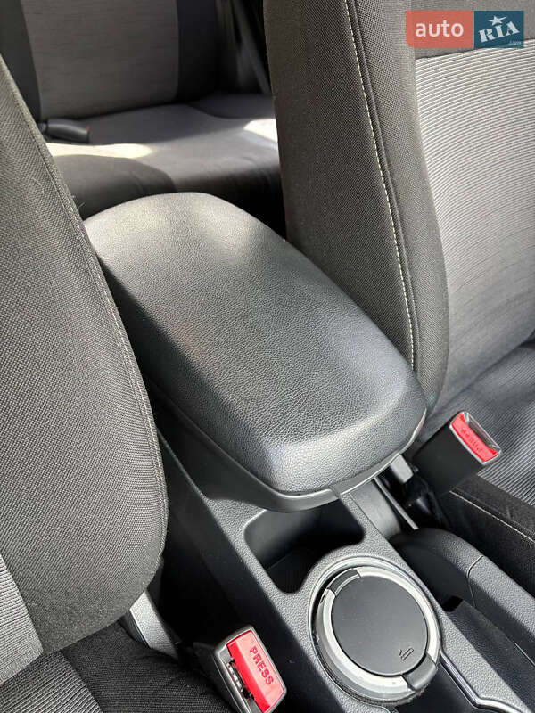 Седан Hyundai Elantra 2013 в Киеве