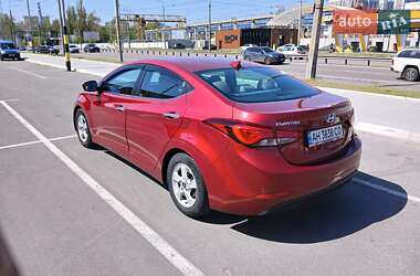 Седан Hyundai Elantra 2015 в 