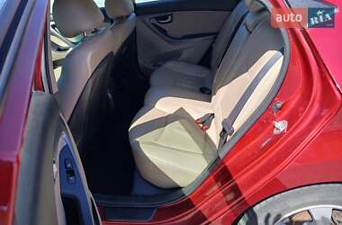 Седан Hyundai Elantra 2015 в 