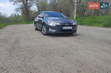 Седан Hyundai Elantra 2019 в 