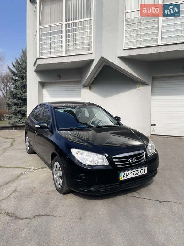 Седан Hyundai Elantra 2010 в 