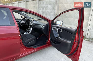 Седан Hyundai Elantra 2011 в 