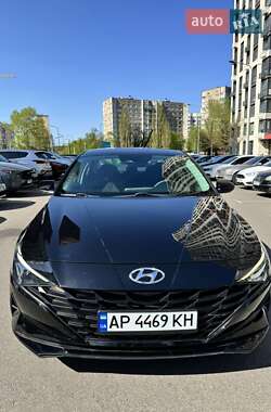 Седан Hyundai Elantra 2022 в 