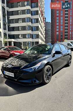 Седан Hyundai Elantra 2022 в 