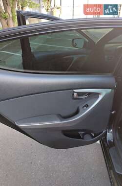 Седан Hyundai Elantra 2013 в 