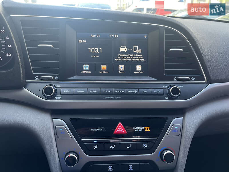 Седан Hyundai Elantra 2017 в Киеве