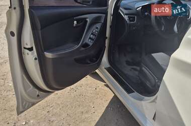 Седан Hyundai Elantra 2012 в 