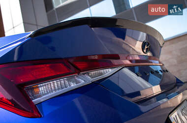Седан Hyundai Elantra 2021 в 
