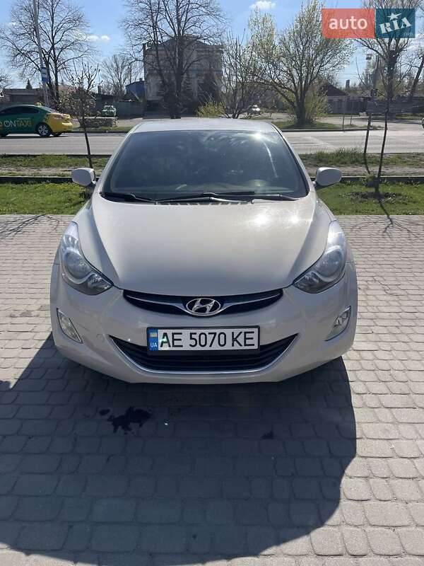 Hyundai Elantra 2013