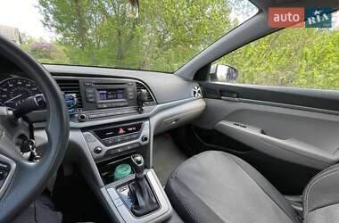 Седан Hyundai Elantra 2017 в 
