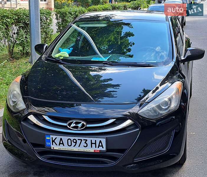 Хэтчбек Hyundai Elantra 2013 в 