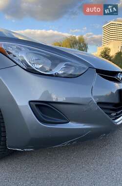 Седан Hyundai Elantra 2011 в 