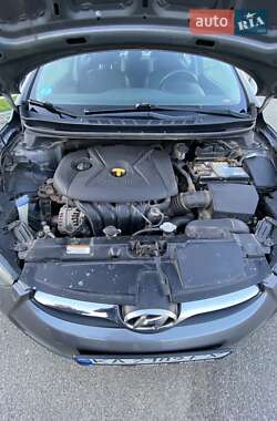 Седан Hyundai Elantra 2011 в 