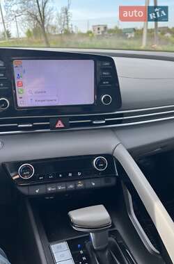 Седан Hyundai Elantra 2021 в 