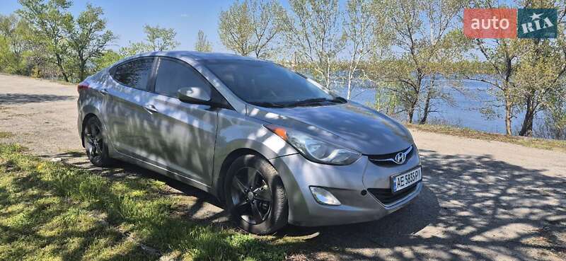 Седан Hyundai Elantra 2013 в Дніпрі