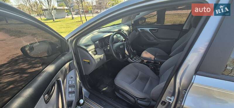 Седан Hyundai Elantra 2013 в Дніпрі