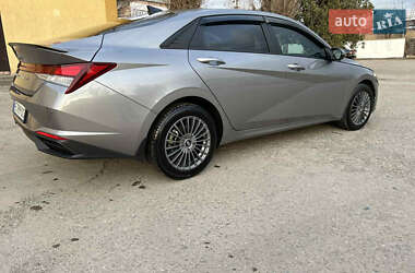 Седан Hyundai Elantra 2022 в 