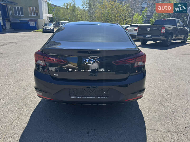 Седан Hyundai Elantra 2019 в Одессе