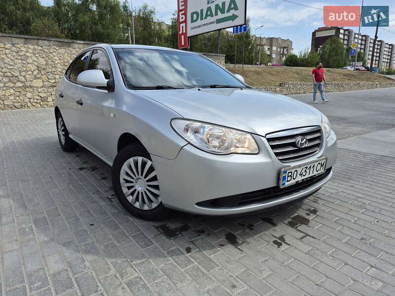 Седан Hyundai Elantra 2008 в Тернополі