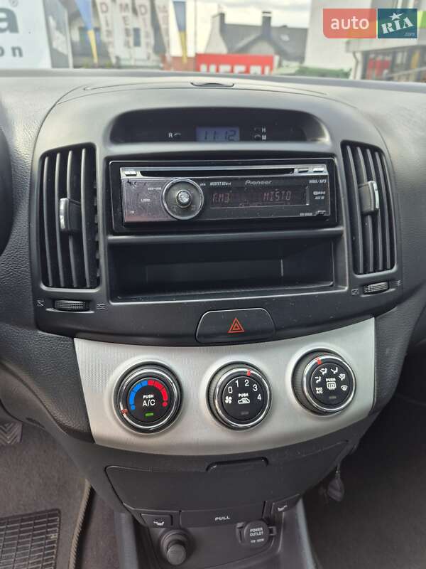 Седан Hyundai Elantra 2008 в Тернополі