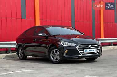 Седан Hyundai Elantra 2016 в Киеве