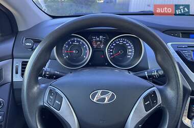 Седан Hyundai Elantra 2012 в 