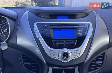Седан Hyundai Elantra 2012 в 