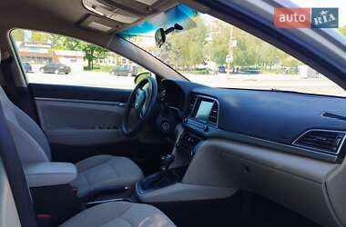 Седан Hyundai Elantra 2018 в 