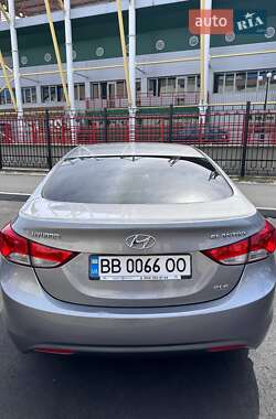 Седан Hyundai Elantra 2012 в Києві