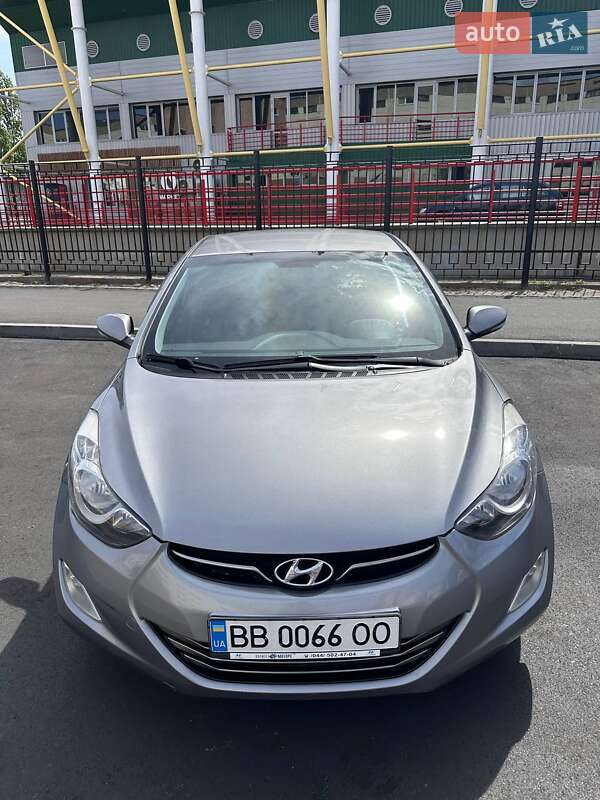Седан Hyundai Elantra 2012 в Києві