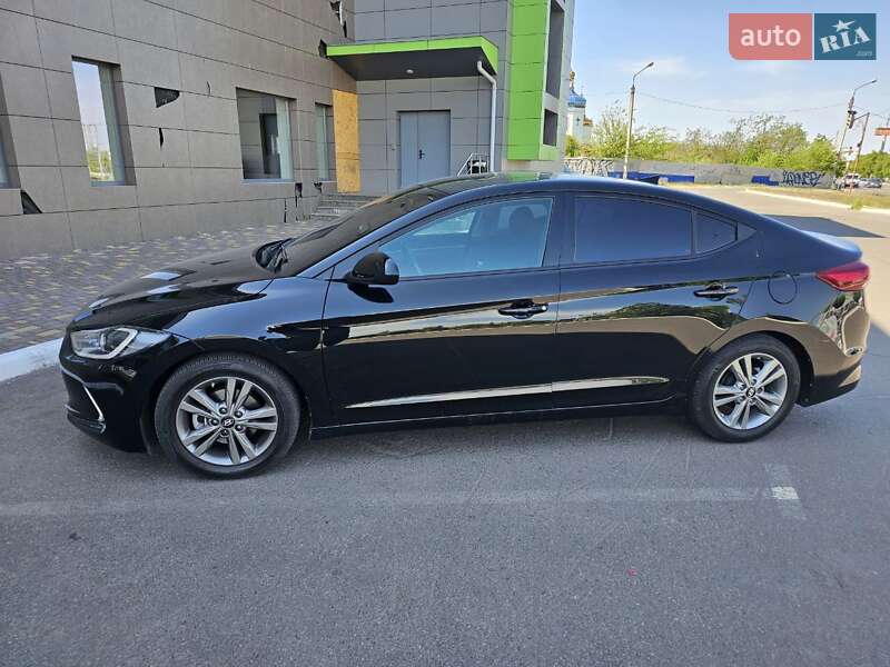 Седан Hyundai Elantra 2016 в Кривом Роге