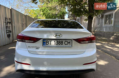Седан Hyundai Elantra 2017 в 