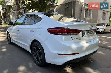 Седан Hyundai Elantra 2017 в 