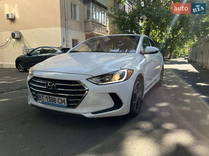 Hyundai Elantra 2017