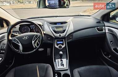 Седан Hyundai Elantra 2012 в 
