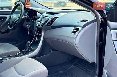 Седан Hyundai Elantra 2014 в 