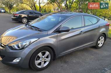 Седан Hyundai Elantra 2013 в Киеве