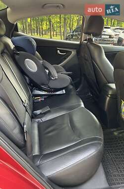 Седан Hyundai Elantra 2014 в 