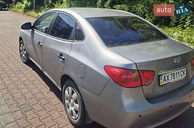 Седан Hyundai Elantra 2011 в 
