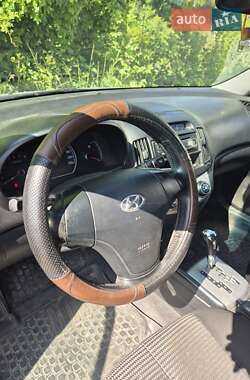 Седан Hyundai Elantra 2011 в 