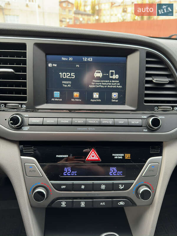 Седан Hyundai Elantra 2016 в Києві