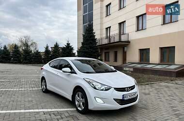 Седан Hyundai Elantra 2013 в 