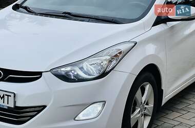 Седан Hyundai Elantra 2013 в 