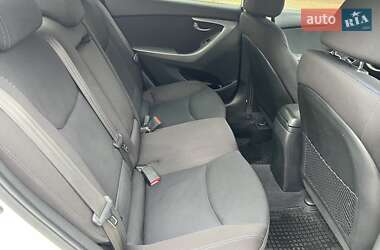 Седан Hyundai Elantra 2013 в 