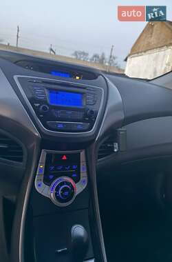 Седан Hyundai Elantra 2013 в 