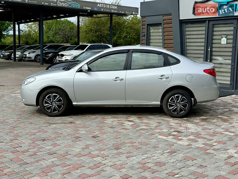 Седан Hyundai Elantra 2011 в Виннице