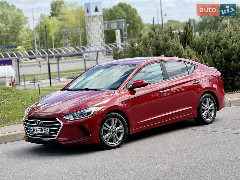 Седан Hyundai Elantra 2016 в Києві